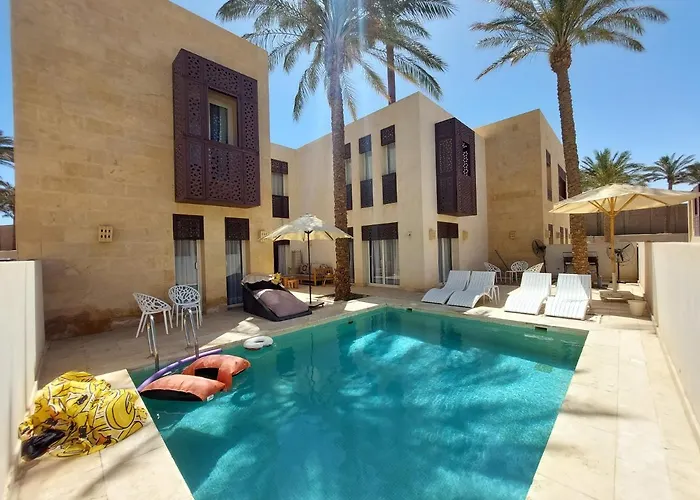 Nayah Stays, El Gouna Private Pool 5 Ensuite 5min 12 Guests Tatil Evi *